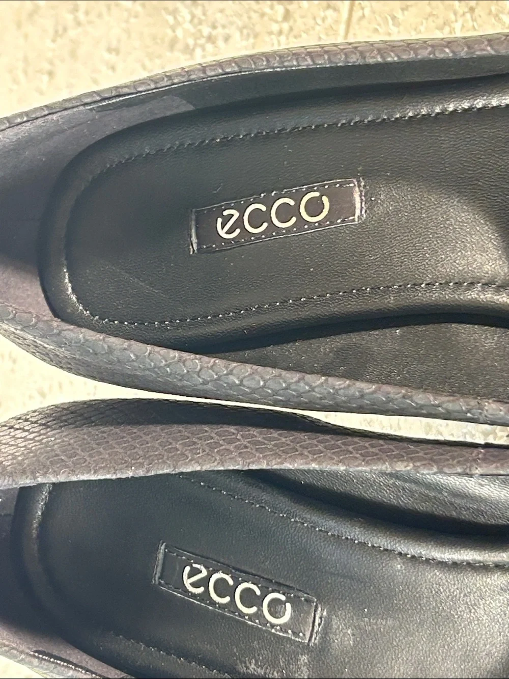 Ecco SZ38 7.5US Black Suede Embossed Leather Heels Classic Office Dressy Old $